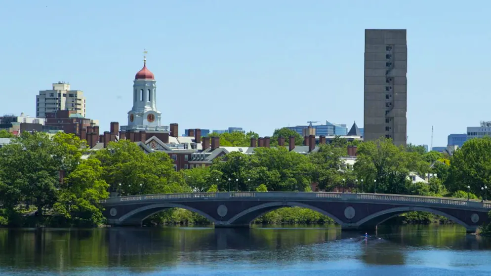 L'université de Harvard a déposé une plainte contre l'administation Trump.