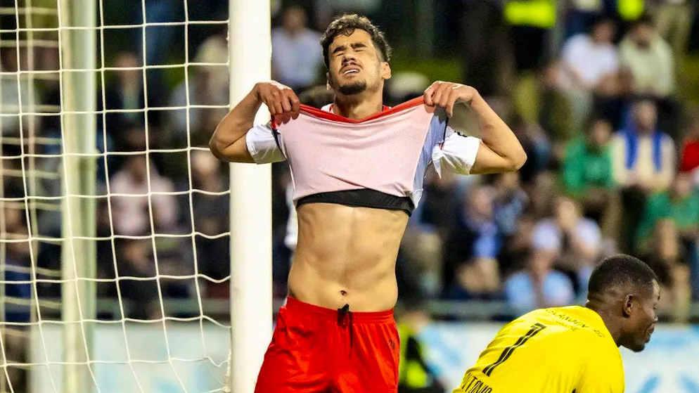 FC Aarau extend their contract with Sofian Bahloul - even if he is apparently surprised by this.