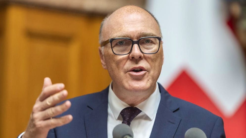 Le ministre de la défense Martin Pfister est opposé à une fusion des deux services.