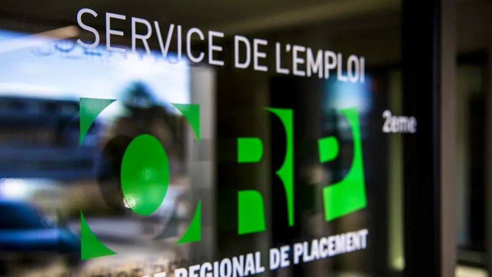 En mai, le nombre de chômeurs a tout de même bondi de 21,3% sur un an ou de 22'479 personnes .