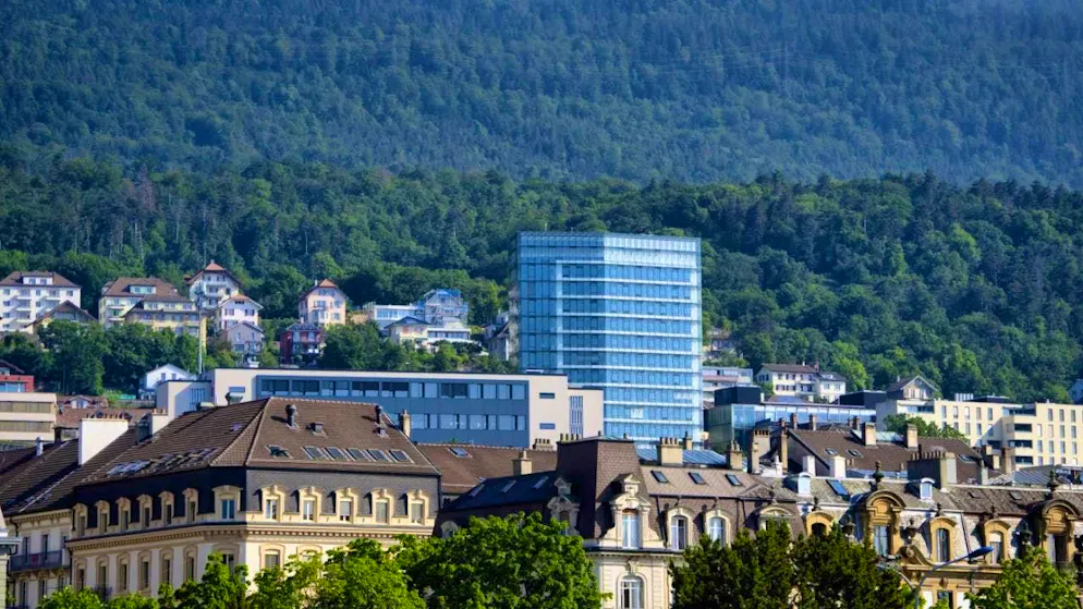This office tower near Neuchâtel railroad station belongs to the Federal Statistical Office. (Archive image)