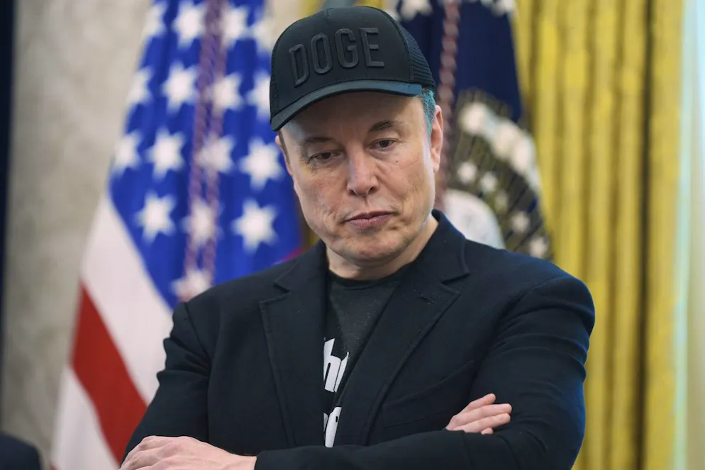 «Il est temps de lâcher la grosse bombe: (Trump) est dans les dossiers Epstein», a posté Elon Musk sur X, alors que sa querelle croissante avec le président a dégénéré jeudi en une violente prise de bec publique.