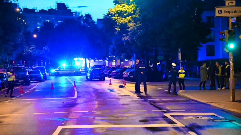 Police officers stand on the street. Photo: Felix Hörhager/dpa