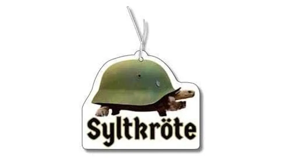 Tasteless scented freshener: this allusion to xenophobic partygoers on Sylt was available to buy at the post offices in Liestal BL and Frick AG. And other dubious motifs.