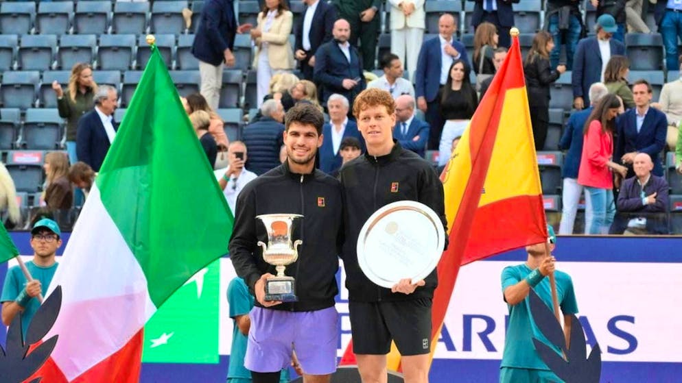 The last duel so far: Carlos Alcaraz (left) beat Jannik Sinner in the final of the clay classic in Rome three weeks ago