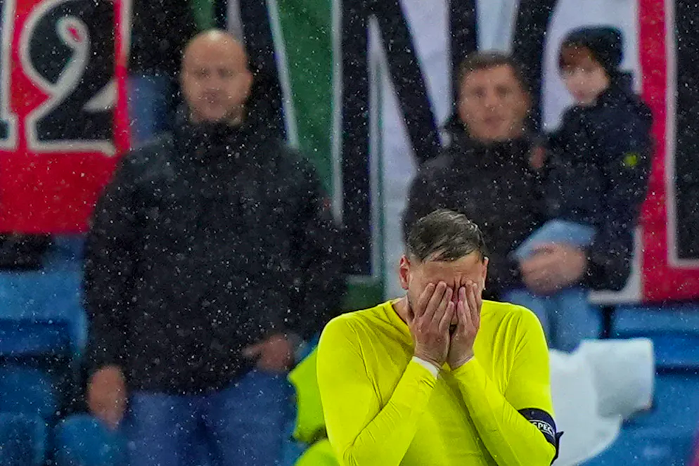 Gianluigi Donnarumma effondré.