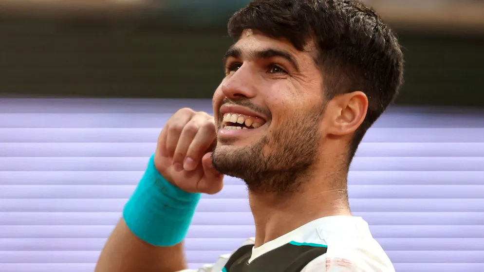 Finale da record. Alcaraz batte Sinner dopo un'epica rimonta e vince il Roland Garros