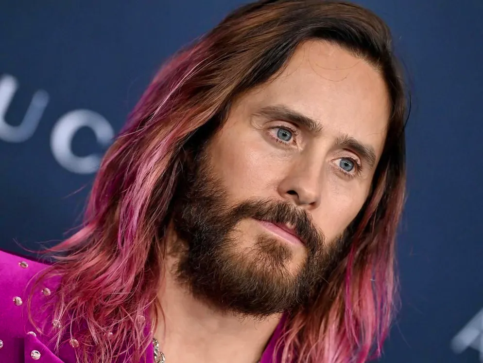 Secondo le accuse, Jared Leto avrebbe posto richieste sessuali a delle ragazze minorenni.
