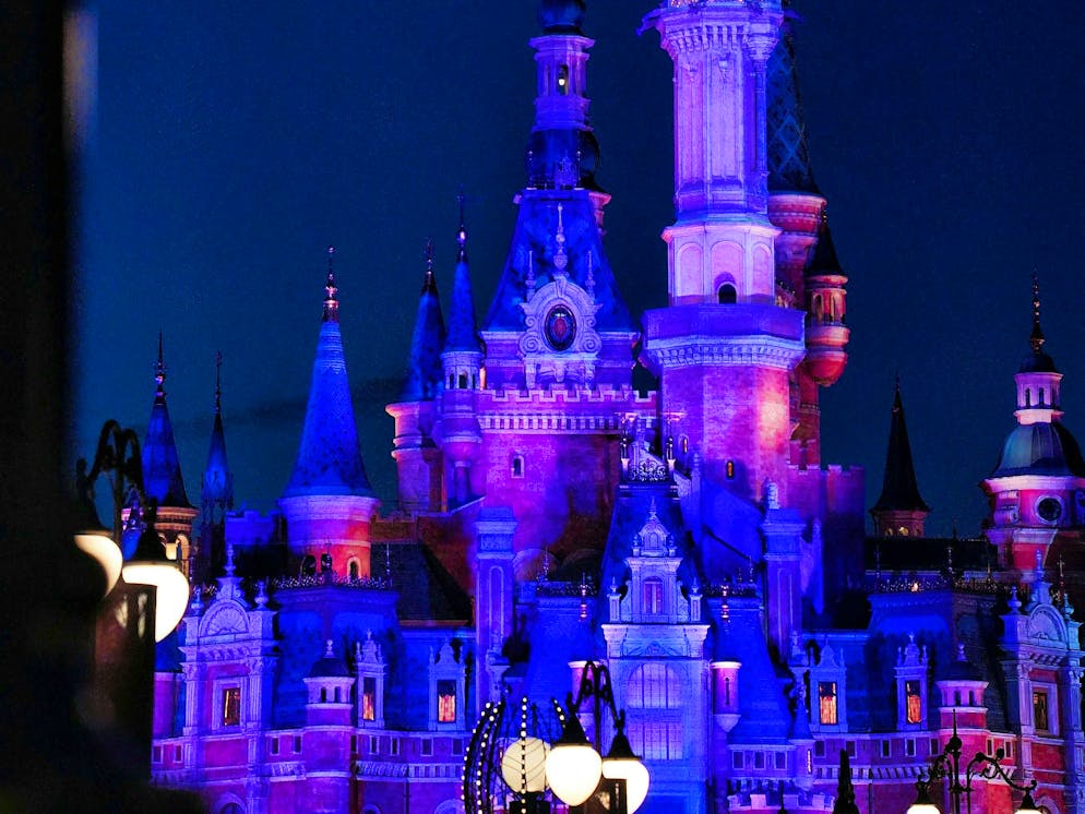 Principessa per una notte? Alcuni giorni è possibile andare a Disneyland di notte.