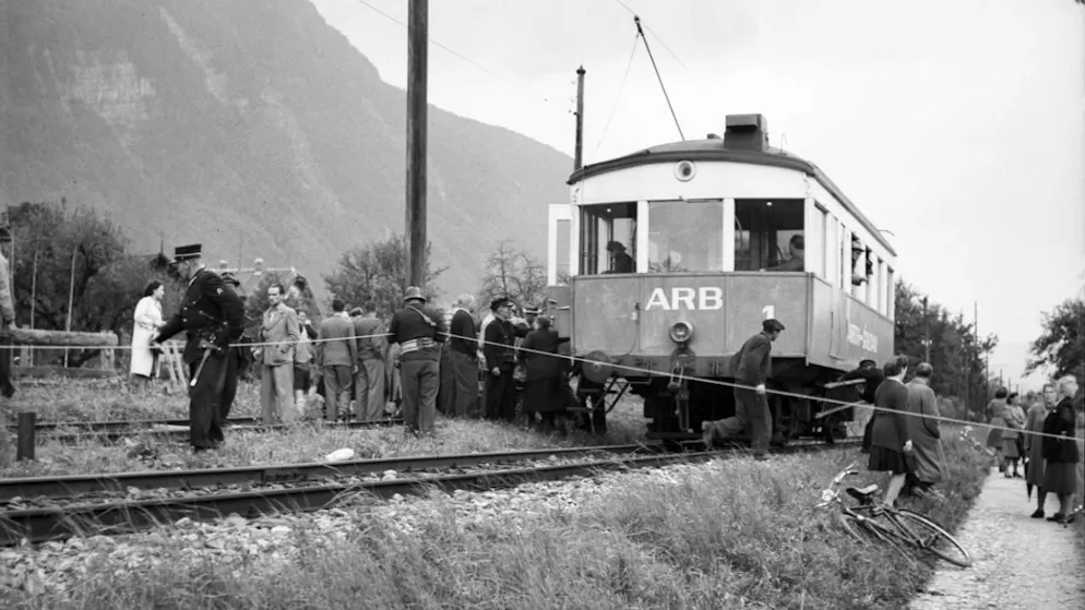 La ferrovia Arth-Rigi, chiusa per lavori dopo l'esplosione della fabbrica di fuochi d'artificio Hilfiker a Oberarth, nel Canton Svitto, fotografata l'8 luglio 1948.