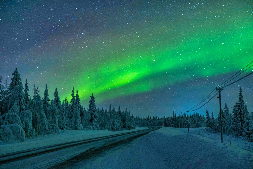 L'aurora boreale si vede solo al buio. 