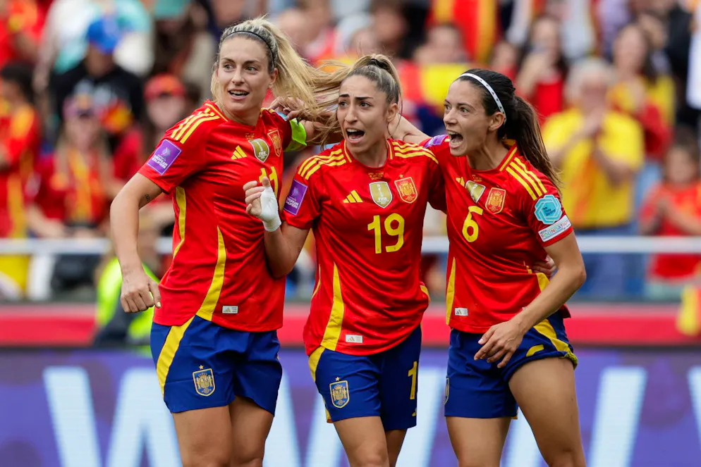 Aitana Bonmati (à droite) et Alexia Putellas (à gauche) seront de la partie avec la Roja.