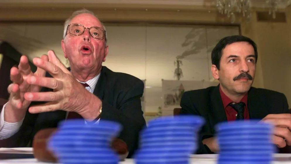 Pierre Dubois (à gauche) avait siégé au gouvernement neuchâtelois de 1980 à 1997 (archives).