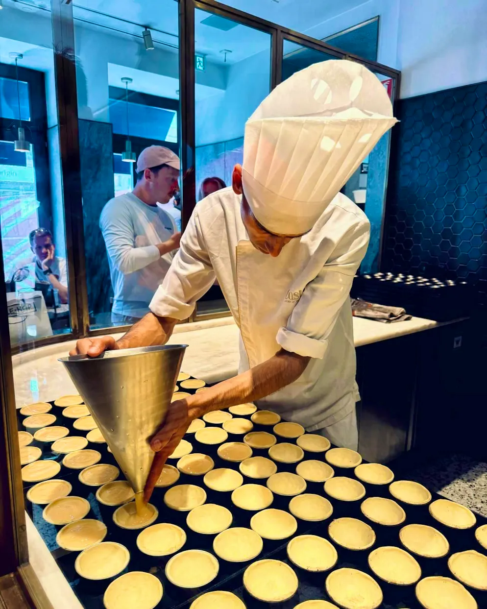 Porto: Lisbon's little sister. The Castro manufactory serves fantastic pastel de nata.