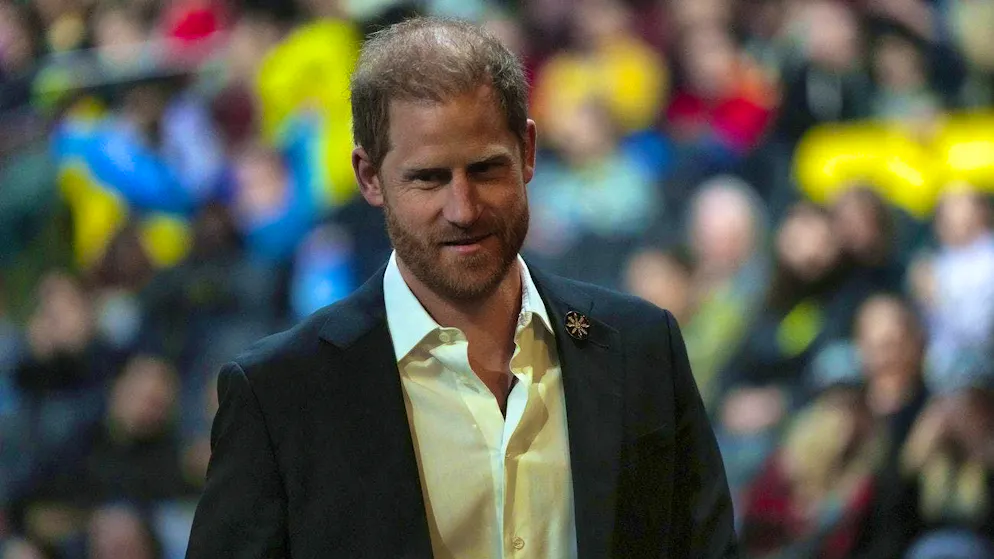 Harry envisage-t-il de changer de nom de famille ?