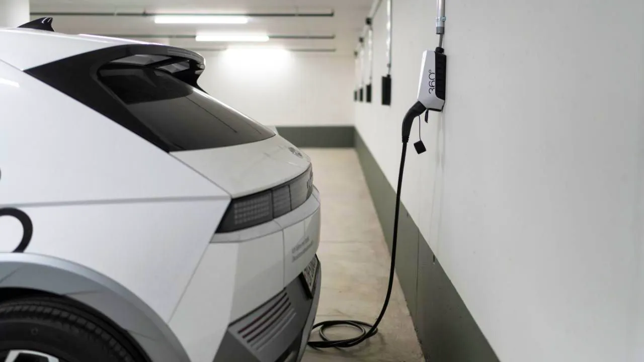 Electromobility. Councillors demand specifications for access to charging stations in residential buildings