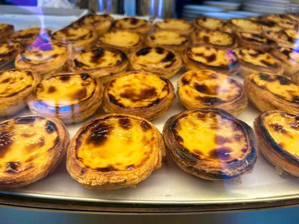 Porto: Lisbon's little sister. Addictive: the cakes from the Castro manufactory.