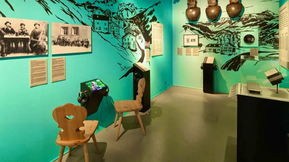 The exhibition also focuses on the regional diversity of folk music in Central Switzerland, Appenzell, Graubünden, Ticino and French-speaking Switzerland.