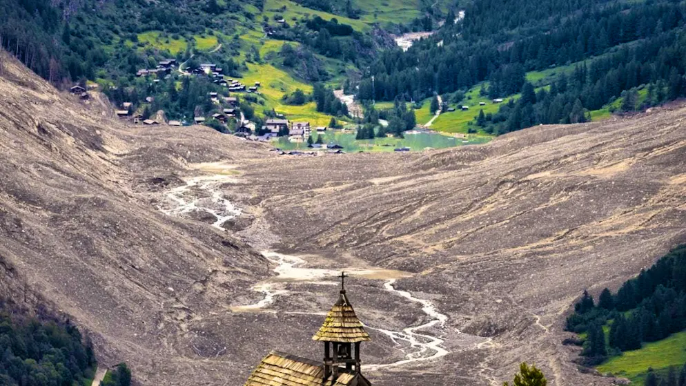 The Upper Valais municipality of Blatten in the Lötschental, which was largely destroyed by a landslide two weeks ago, can count on five million francs in federal funding. Parliament has approved the emergency aid. (archive picture)