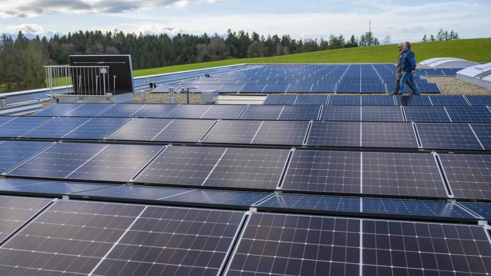 La Suisse se trouve toujours en queue de peloton en comparaison européenne pour la production d'électricité à partir de l'énergie solaire et éolienne (archives).