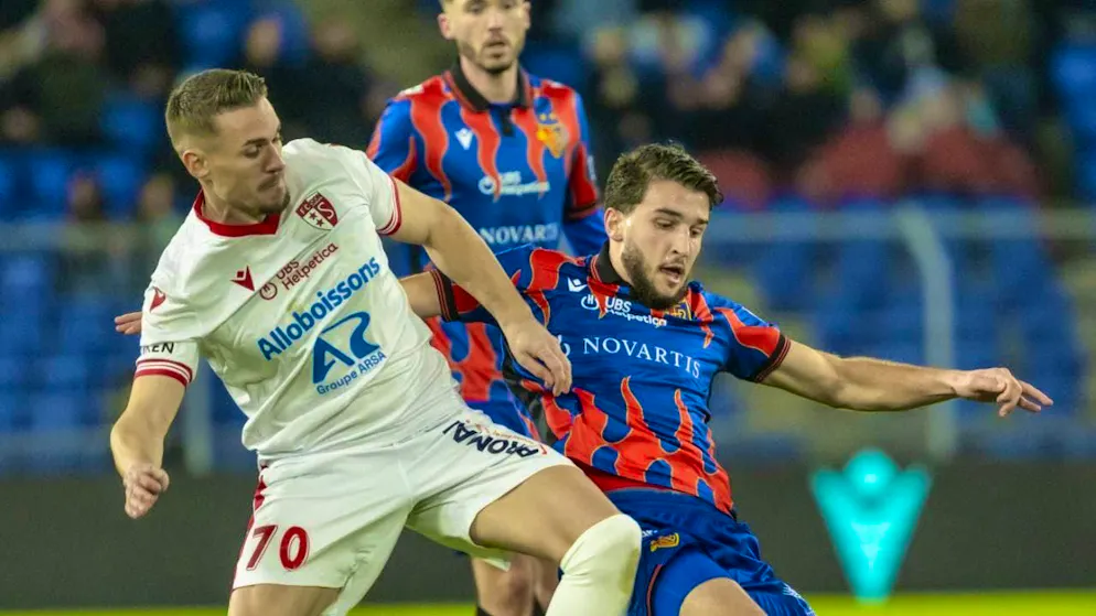 Leaves FC Basel after winning the double: Leon Avdullahu (right)