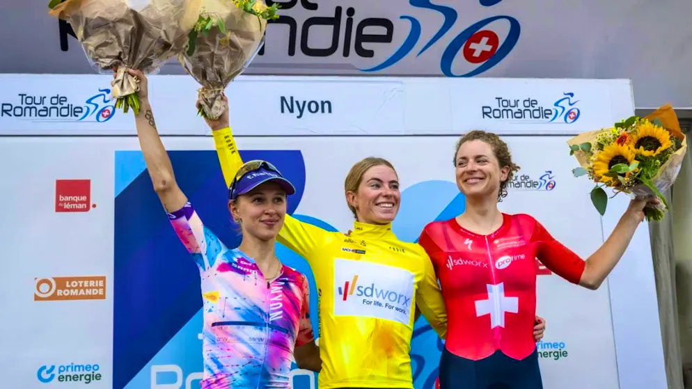 Demi Vollering (center), Marlen Reusser (right) and Katarzyna Niewiadoma - here on the winners' podium at the Tour de Romandie 2023 - are also the leading contenders for overall victory in this year's Tour de Suisse.