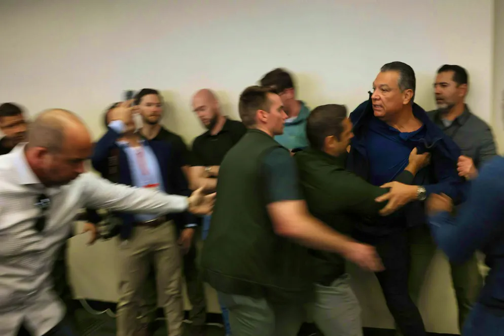 Rabid incident: US senator dragged out of press conference - Gallery. On video recordings, Padilla can be heard shouting "hands off".