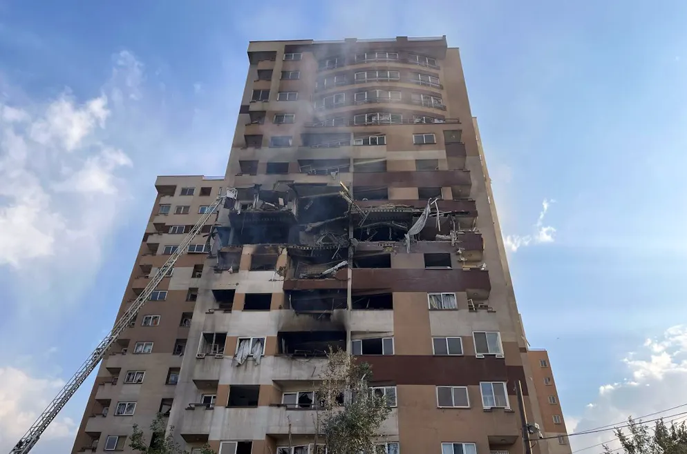 Frappes en Iran. Vue générale d'un bâtiment touché par des frappes aériennes israéliennes au nord de Téhéran, en Iran, le 13 juin 2025.