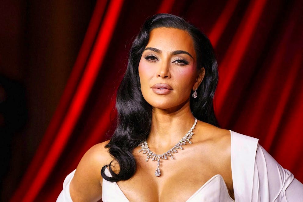 Friday the 13th: Trump, Klum, Kardashian - these celebrities are superstitious. Kim Kardashian also always enters airplanes with her right foot first. But she is not only concerned about her own well-being: she always grabs her hair and says a prayer when she hears an ambulance so that the injured person is well, the fashion icon explained in an interview.