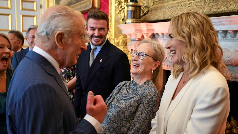 Divertente siparietto. Meryl Streep non nasconde la sua cotta per re Carlo: «Volevo sposarlo»