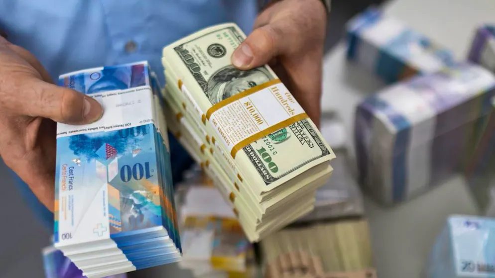 L'envolée de la devise suisse devrait encore compliquer quelque peu la tâche de la Banque nationale suisse (BNS) qui veut éviter une appréciation trop importante de sa monnaie (archives).