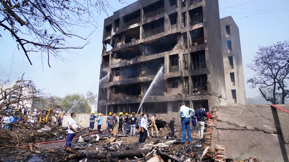 Flugzeugabsturz in Indien. Überlebender berichtet: «Ich kann nicht fassen, wie ich überlebt habe, ich dachte, ich würde auch sterben»