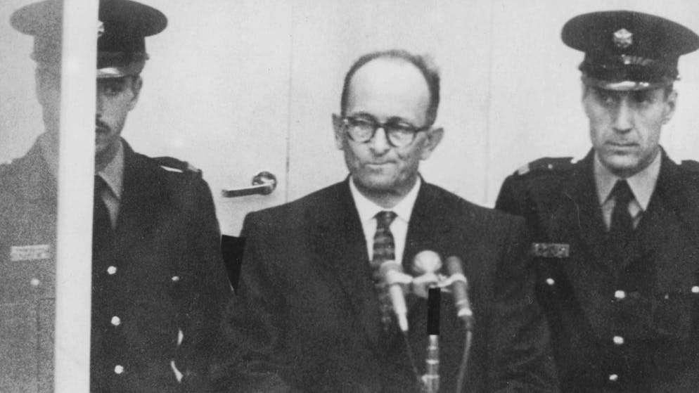 Dopo essere stato portato in Israele, Adolf Eichmann è stato processato.