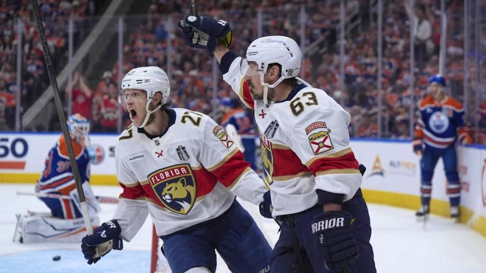 Floridas Brad Marchand (Nummer 63) erzielt im fünften Spiel der Finalserie seine Tore 5 und 6