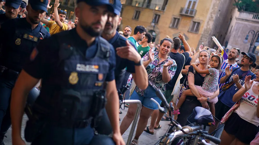 Protests against mass tourism. Spaniards spray tourists with water pistols