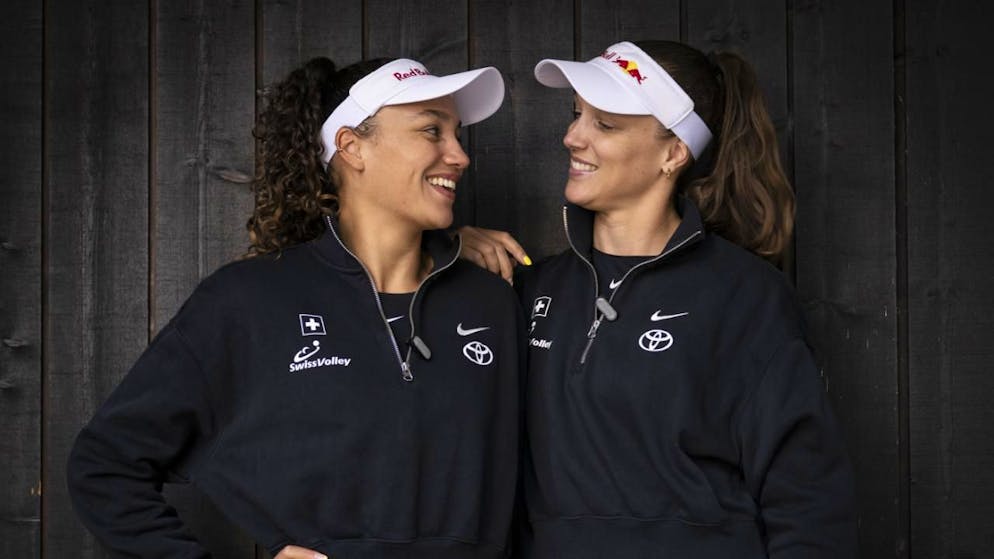Zoé (links) und Anouk Vergé-Dépré kommen zum ersten gemeinsamen Turniersieg