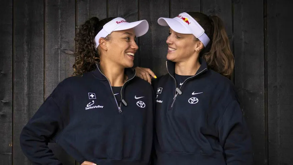 Zoé (left) and Anouk Vergé-Dépré win their first tournament together