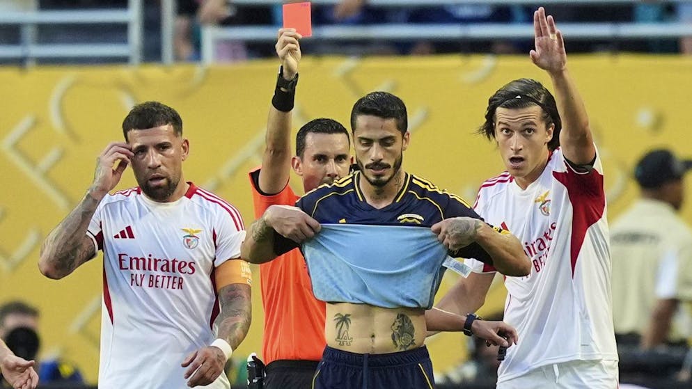 Mondial des clubs. 4 buts et 3 rouges : un nul bouillant entre Benfica et Boca Juniors