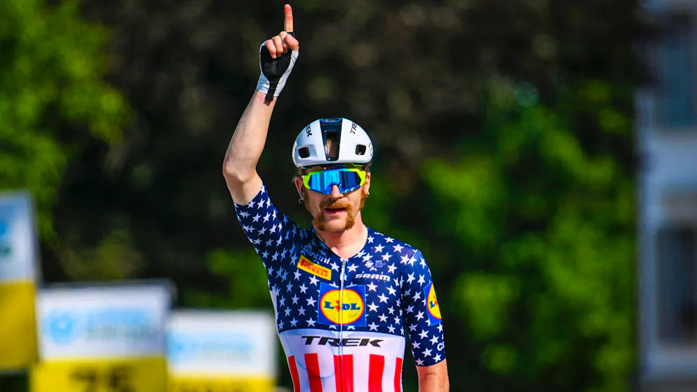 Tour de Suisse. Un numéro époustouflant et une victoire dédiée à Gino Mäder