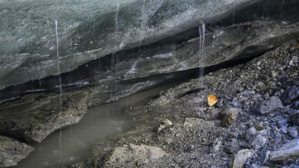 Lo scioglimento di un ghiacciaio in Svizzera