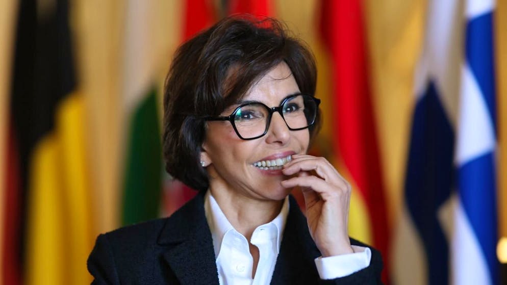 Le procès en France de Rachida Dati, actuelle ministre démissionnaire de la Culture, et de Carlos Ghosn, ex-patron de Renault-Nissan, pour corruption et trafic d'influence notamment, aura lieu du 16 au 28 septembre 2026, a décidé lundi le tribunal de Paris. (Archives)