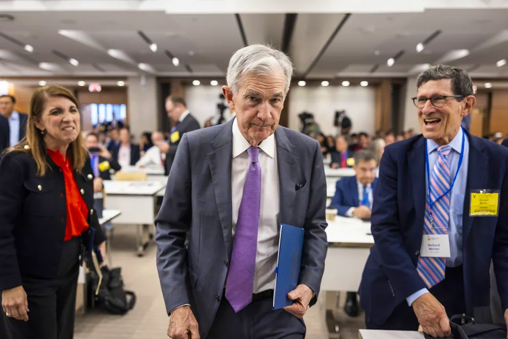 Alors que le président américain Donald Trump fait pression pour une baisse immédiate des taux d'intérêt, Jerome Powell continue de mettre l'accent sur l'indépendance institutionnelle de la banque centrale.