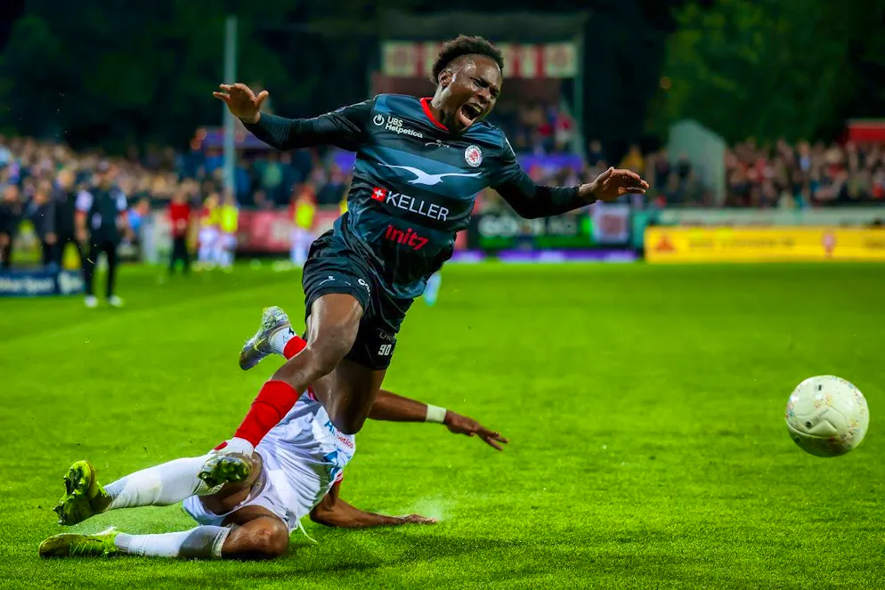 Last season, Josias Lukembila was straddled by the Sion players.