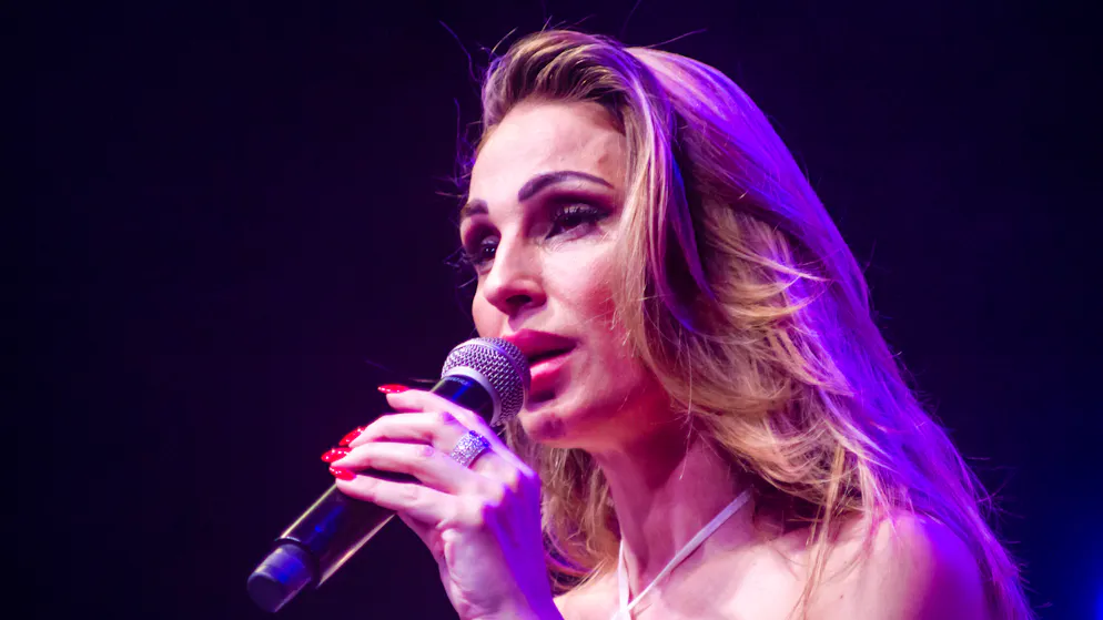 «Entro l'anno»?. Anna Tatangelo sarebbe pronta a convolare a nozze con Giacomo Buttaroni