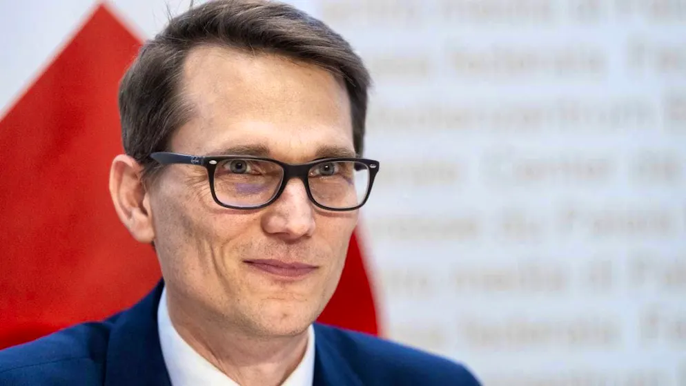 The Swiss National Bank (SNB) under its head Martin Schlegel is taking the next interest rate step and lowering the key interest rate by a further 25 basis points. It now stands at 0.00 percent. (archive picture)