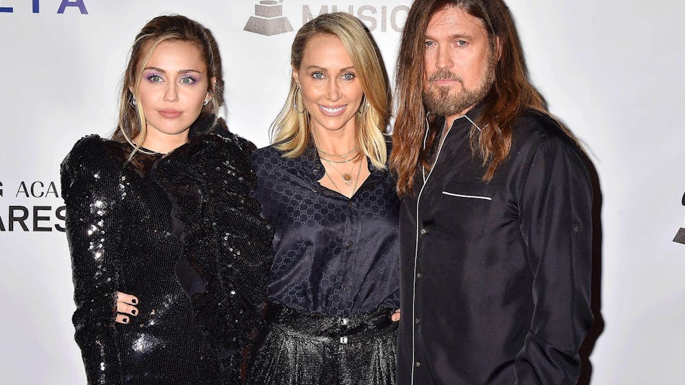 Divorce, quarrels, reconciliation. The turbulent history of the Cyrus dynasty