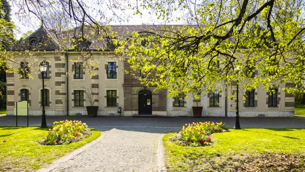 Vernier, ici avec sa mairie, devra revoter pour élire son Conseil municipal (archives).
