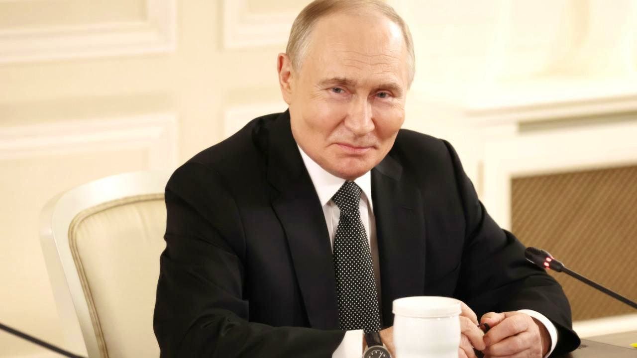 International. Putin gives speech on world situation - Zelensky calls him illegitimate