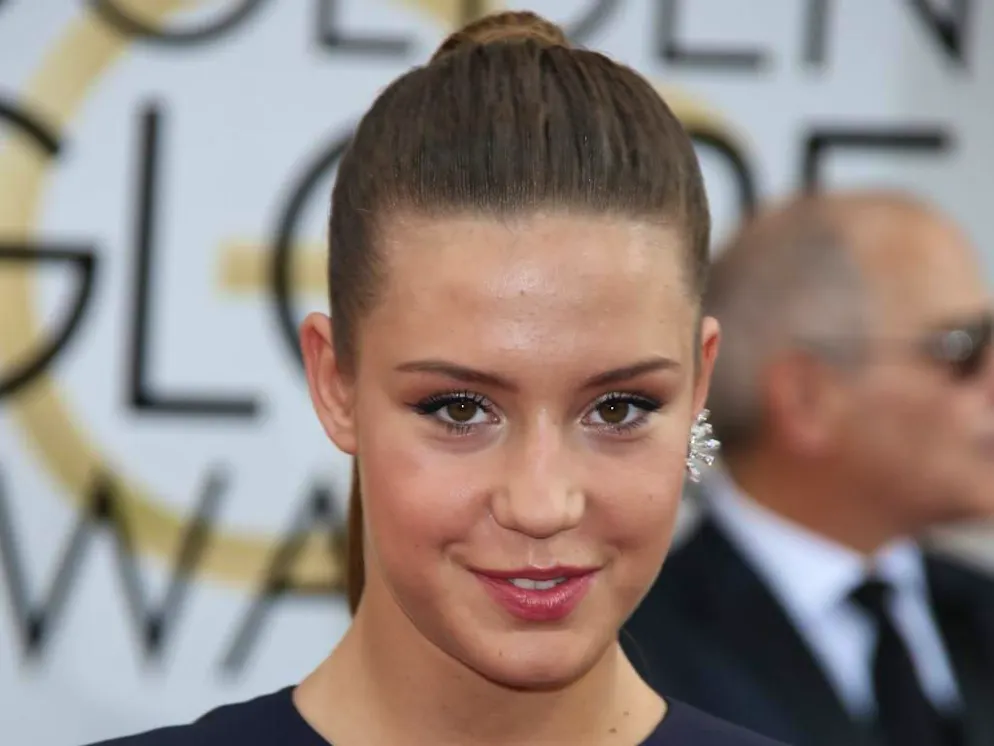 En pleine promotion de L'Accident de piano de Quentin Dupieux, qui sortira en salles le 2 juillet, Adèle Exarchopoulos nage dans le bonheur.
