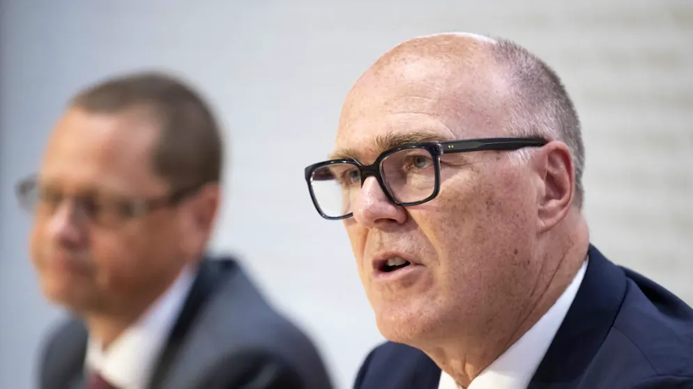Il consigliere federale Martin Pfister ha illustrato ai media i piani futuri della Svizzera in materia di armamenti.
